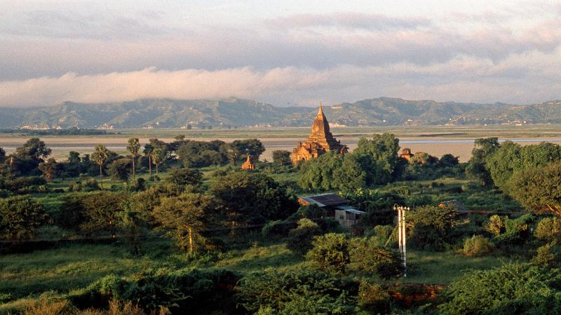 Burma-23-Seib-2002.jpg - later on (© Roland Seib)