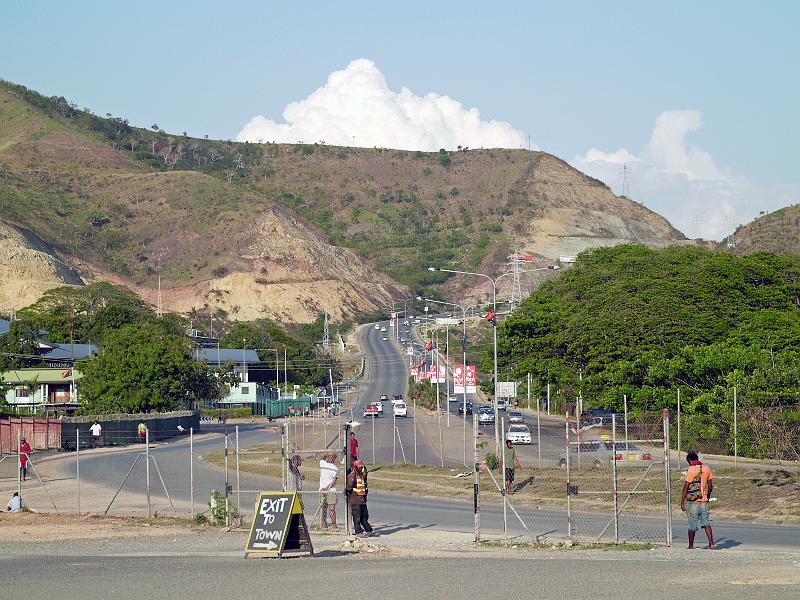 POM-26-Seib-2011.jpg - Start of the Poreporena Freeway from harbour (Photo by Roland Seib)