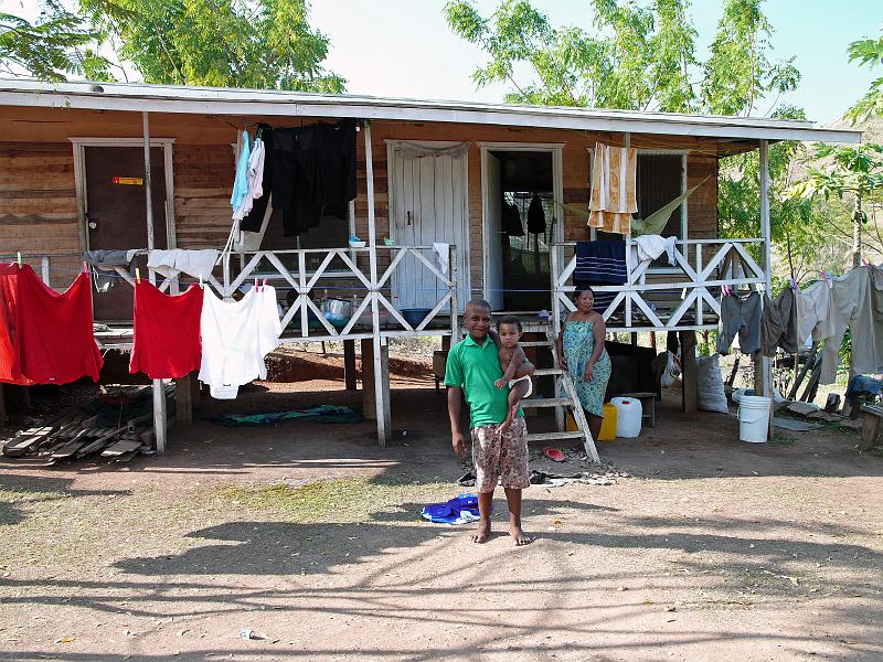 POM-64-Seib-2011.jpg - New settlers in Morata (no water, electricity and sanitation)(2011)((Photo by Roland Seib)