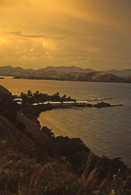 POM-85-Seib-1999.jpg - Loloata Island Resort, Southeast of Port Moresby 1999 (Photo by Roland Seib)