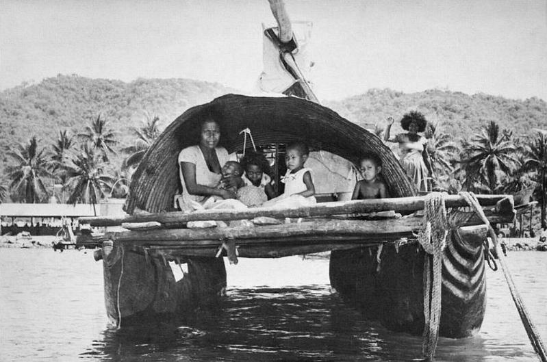 HistPOM-34-1960.jpg - Koki villagers 1960 (source: https://sites.google.com/site/moresbyhistory/; accessed: 3.2.2013)