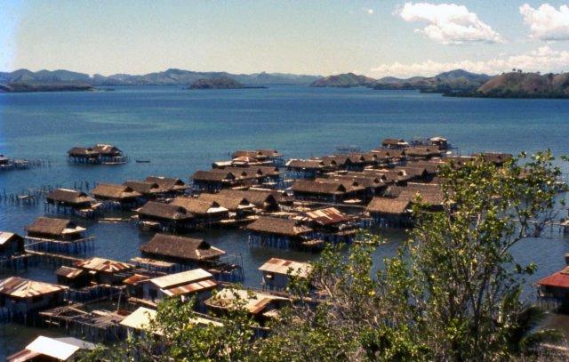 HistPOM-40-1963.jpg - Tubusereia Village 1963 (source: http://www.pngaa.net/Photo_Gallery/PortMoresby/photo20.html; accessed: 6.2.2013)