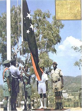 HistPOM-55-1975.jpg - Independence, Tuesday, 16 September 1975: The Proclamation and raising of the Papua New Guinea flag; Photographer: Eric Lindgren (source: http://www.pngaa.net/Independence_Anniversary/independence_anniversary.htm, accessed: 6.2.2013)