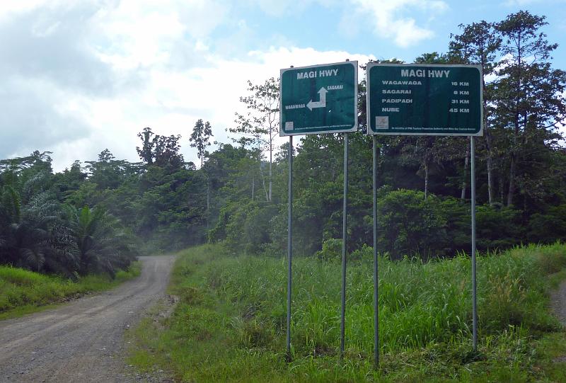 PNG2-27-Seib-2012.jpg - Magi Highway west of Alotau (Photo by Roland Seib)