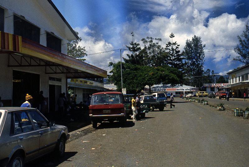 PNG3-19-Seib-1987.jpg - Town Goroka 1987 (Photo by Roland Seib)