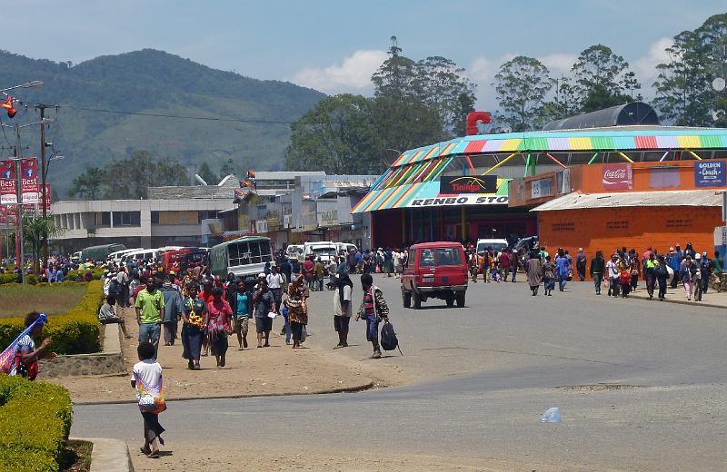 PNG3-59-Seib-2012.jpg - Center of Mount Hagen, provincial capital of Western Highlands 2012 (Photo by Roland Seib)