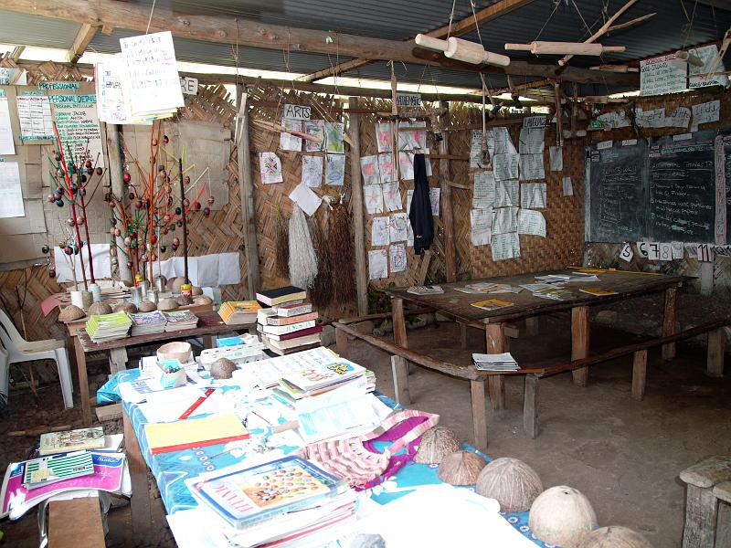 PNG3-83-Seib-2012.jpg - Class room (Photo by Roland Seib)