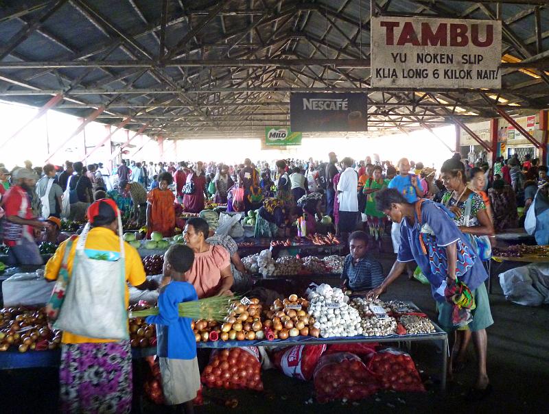 PNG6-024-Seib-2012.jpg - Main market of Lae 2012 (Photo by Roland Seib)