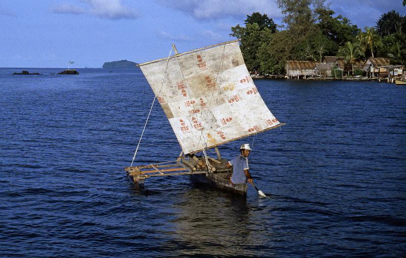 PNG6-093-Seib-1987.jpg - The coast of Baluan Island 1987 (Photo by Roland Seib)
