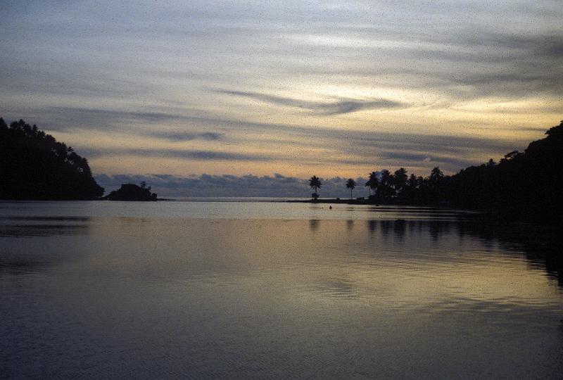 PNG6-094-Seib-1987.jpg - Early morning on Baluan Island (Photo by Roland Seib)