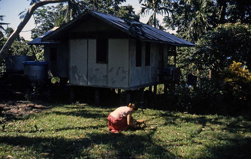 PNG6-098-Seib-1987.jpg - Researchers residence (Photo by Roland Seib)