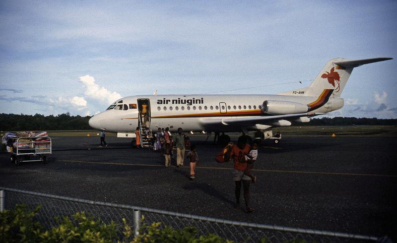 PNG6-101-Seib-1987.jpg - Fokker F28 in Lorengau, Manus Province 1987, the standard airplane of Air Niugini for more than two decades (Photo by Roland Seib)