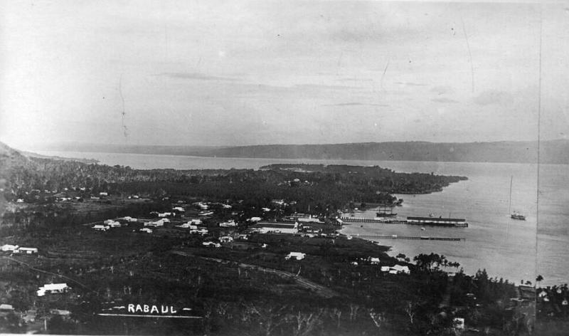 PNG7-57.jpg - Rabaul town 1906 (source: https://sites.google.com/site/rabaulhistory/; 2.2.2013)