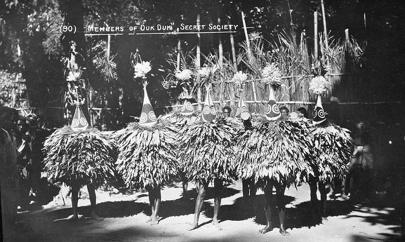 PNG7-62.jpg - Tolai duk duks 1905 (source: https://sites.google.com/site/rabaulhistory/; 2.2.2013)