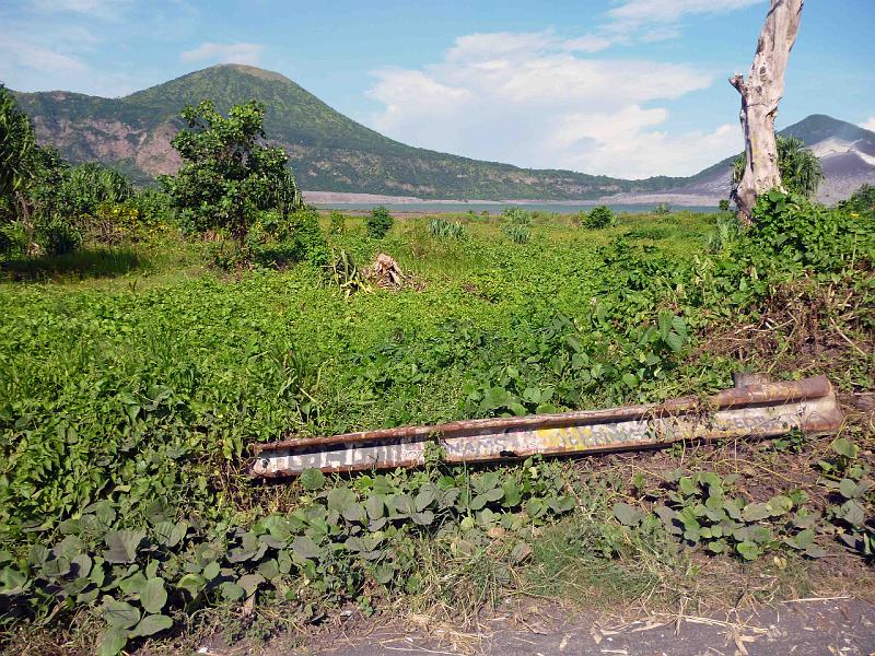 PNG8-24-Seib-2012.jpg - Remnants of the bridge to the former island Matupit (Photo by Roland Seib)