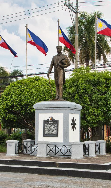 Philippines2-37-Unterkoefler-2024.jpg - Philippines Hero Emilio Aguinaldo (1869-1964), Monument at Malolos (Photo by Dieter Unterkoefler)