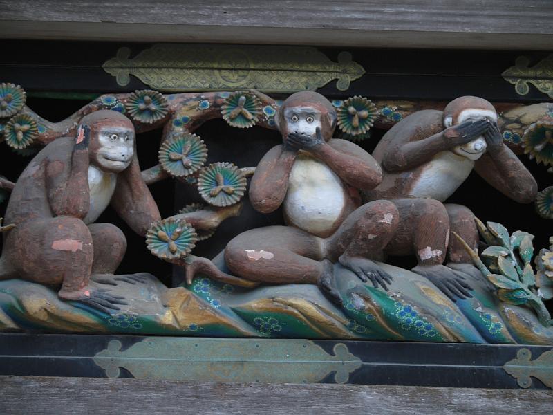 seib-2008-japan-18.JPG - Toshu gu monkeys, Nikko (© Roland Seib)