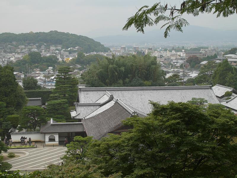 seib-2008-japan-53.JPG - Ginkaku-ji garden, view from the philosopher´s path on Kyoto (© Roland Seib)